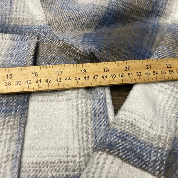 UMGEE Womens Button Jacket SZ Small Shacket Plaid Brushed Crop - Picture 4 of 7